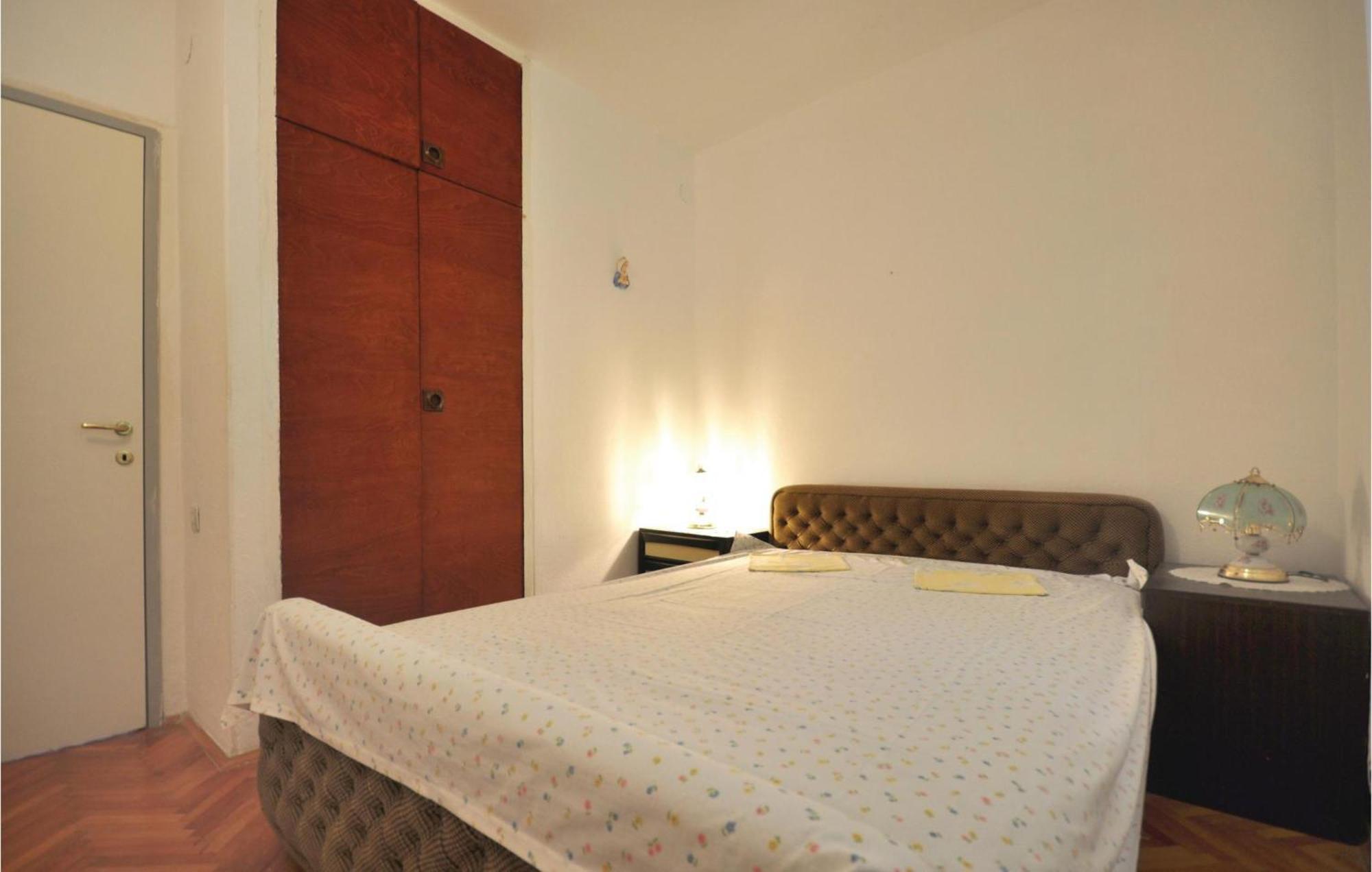 Awesome Home In Seget Vranjica With Wifi Екстер'єр фото