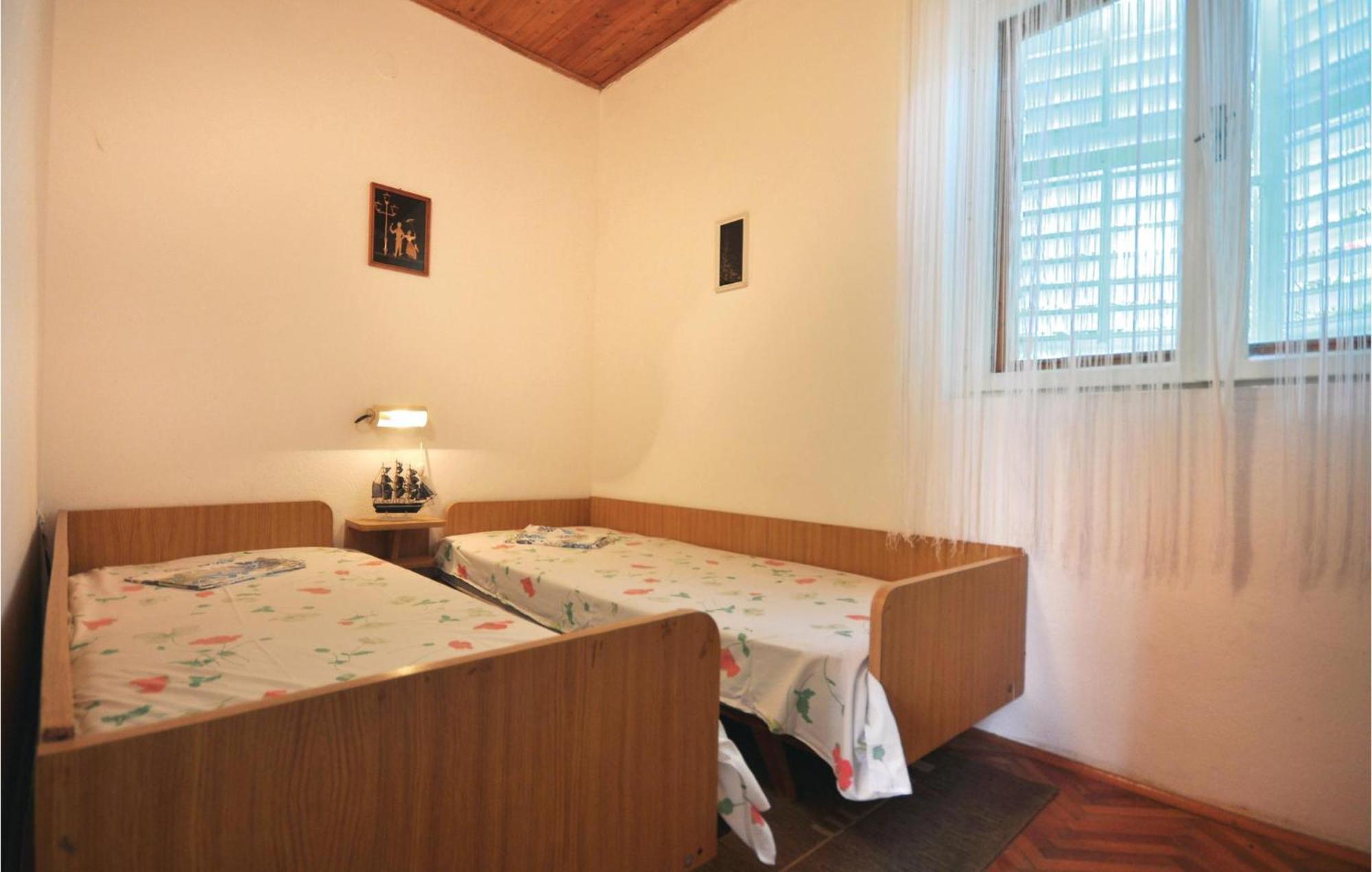 Awesome Home In Seget Vranjica With Wifi Екстер'єр фото